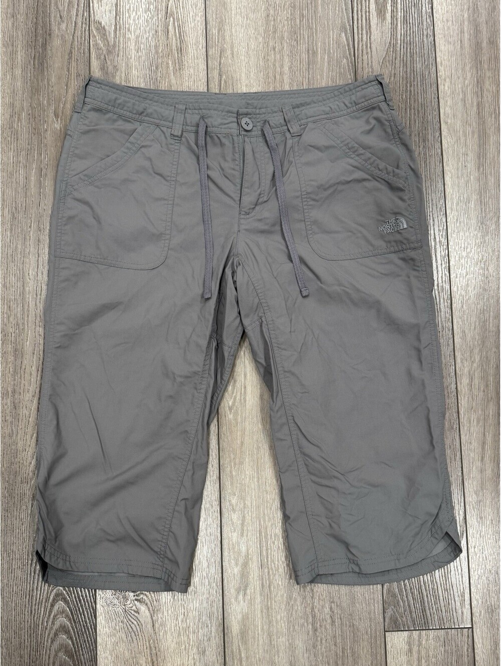 The North Face Pants Womens 14 Gray Capri 100% Nylon Bush Pockets Hiking Camping